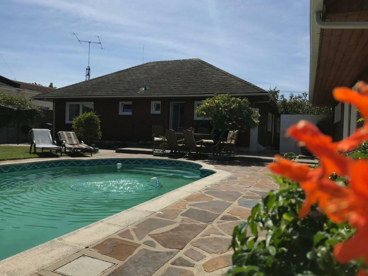 African Holiday Home In Table View ケープタウン エクステリア 写真